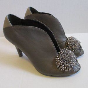 *Poetic License Gray Pumps 'BABY CAKES' Faux Pearl Cluster Peep Toe